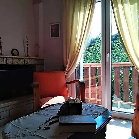 Отель Aggelos House In Kalamitsi 4*