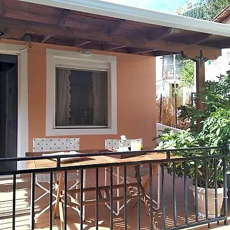 Отель Aggelos House In Kalamitsi