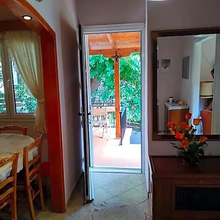 Aggelos House In Kalamitsi *