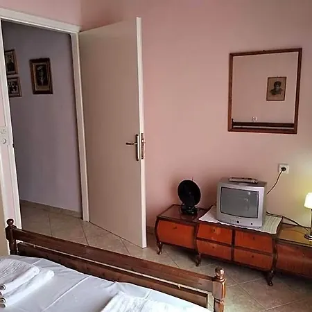 Aggelos House In Kalamitsi Отель