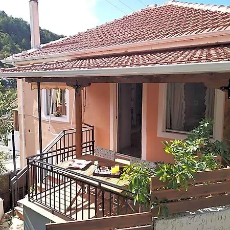 Hotel Aggelos House In Kalamitsi 4*