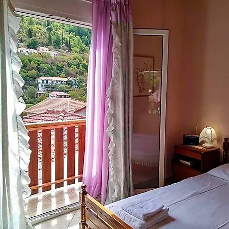 Aggelos House In Kalamitsi Отель 4*