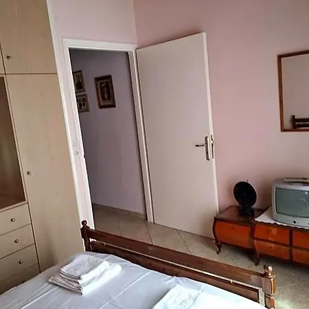 Aggelos House In Kalamitsi Отель 4*